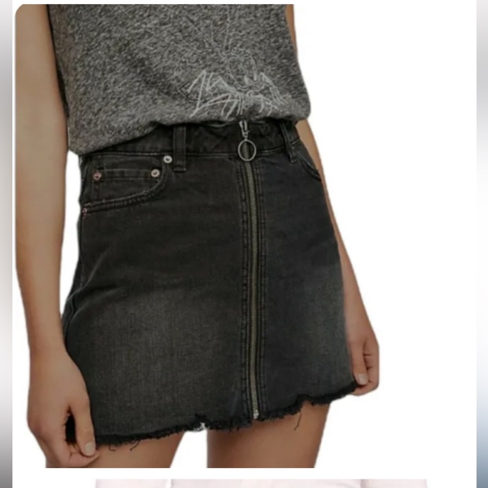 Free People We The Free Zip It Up Black Denim Skirt Distressed Size 26